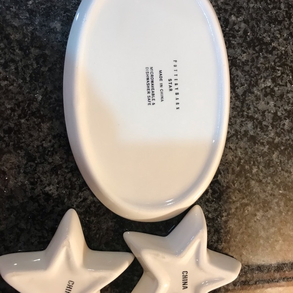 6 sets of Pottery Barn stars pinch salt & pepper with small oval plate - Picture 4 of 7